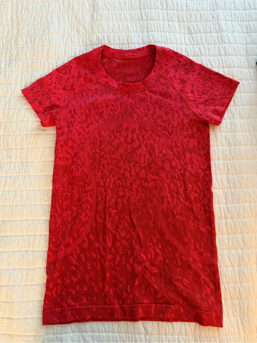 Lululemon red swtiftly tee